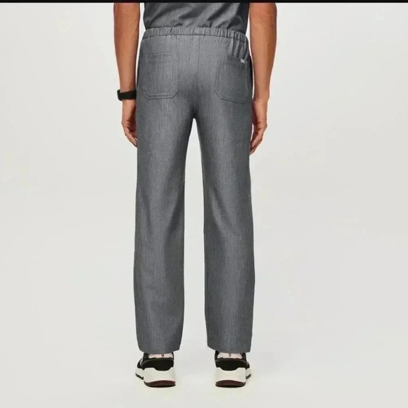 NWT Figs Pisco Basic Scrub Pants™ and Figs men's Chisec Three-Pocket Scrub Top™. - Picture 3 of 13